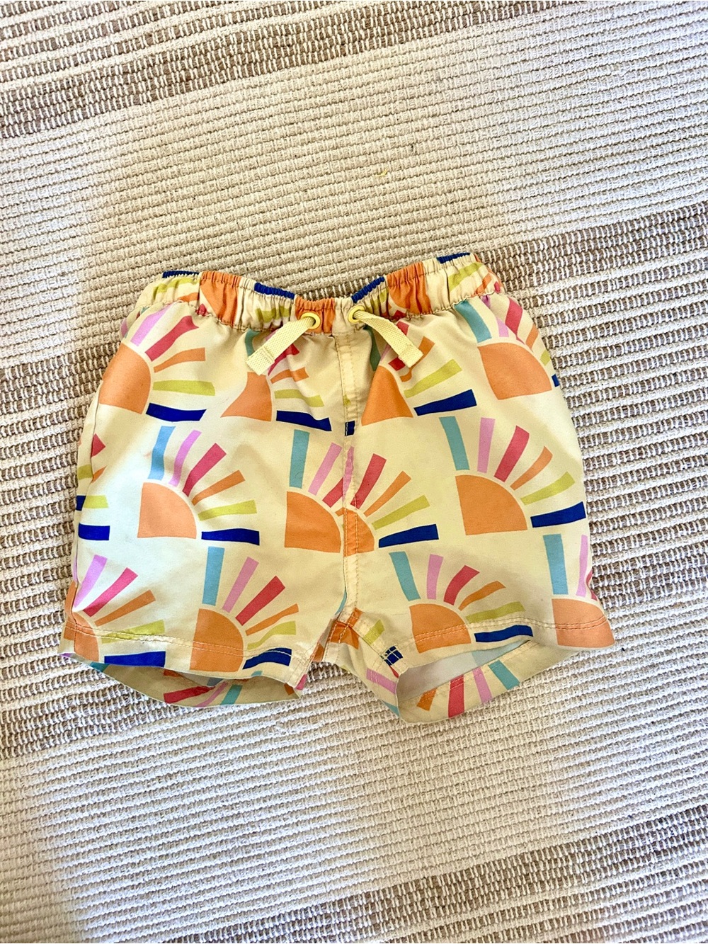Hanna Andersson boys yellow sunburst swim trunks shorts 90 3T great cond